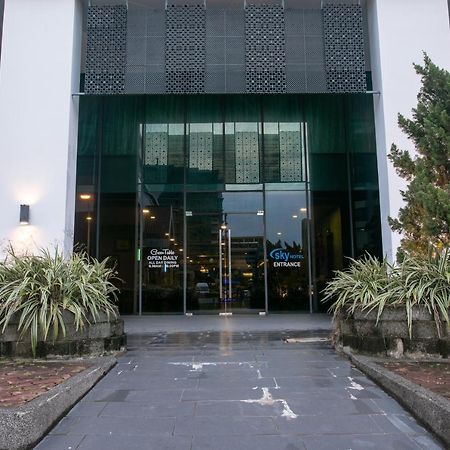 Sky Hotel Kota Kinabalu Ngoại thất bức ảnh
